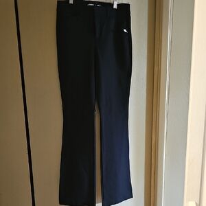 Old Navy High-Rise Pixie Flare Pants - Black. Size 6
